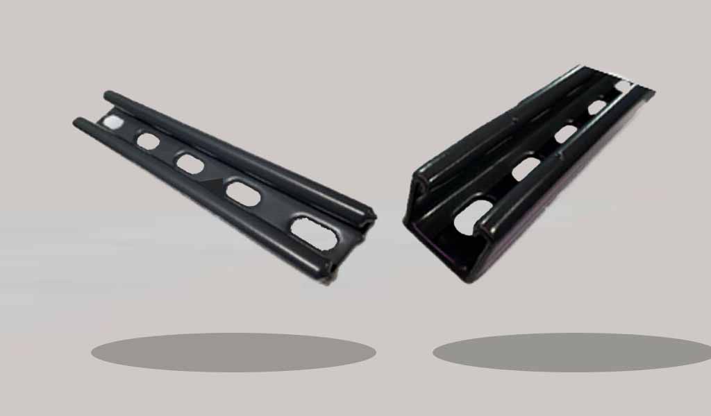 perfil unicanal con capa de recubrimiento de PVC de 40 milesimas marca PVFORMAS