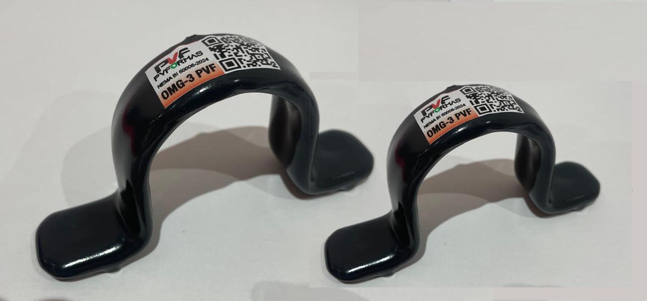 Abrazaderas tipo omega para tubería conduit con PVC