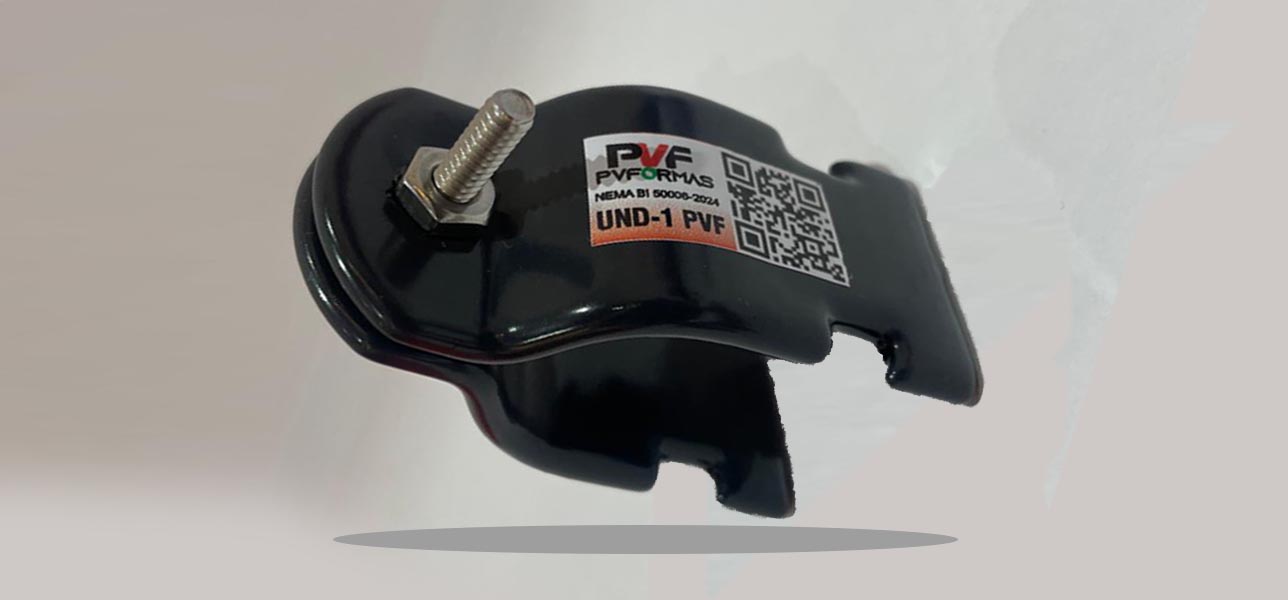 abrazaderas u unicanal cubiertas con capa PVC de 40 milesimas, para tuberia eléctrica conduit